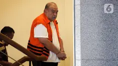 Pemilik grup Dempo Muhammad Yamin Kahar bersiap menjalani pemeriksaan di gedung KPK, Jakarta, Jumat (13/3/2020). Yamin diperiksa sebagai tersangka dalam kasus dugaan suap proyek pembangunan infrastruktur Jembatan Ambayan dan Masjid Agung di Solok Selatan, Sumatera Barat. (merdeka.com/Dwi Narwoko)