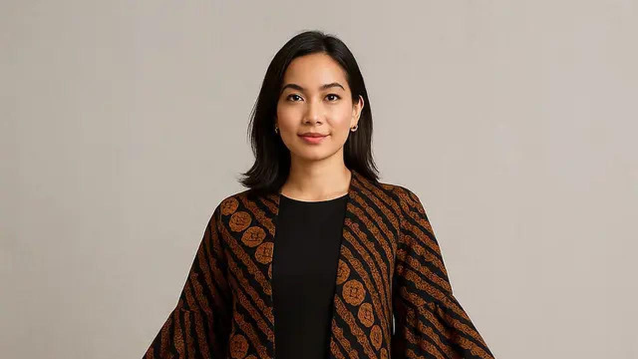 12 Model Outer Batik Panjang dengan Dress Polos untuk Kondangan Outdoor 2025, Elegan dan Nyaman Dipakai