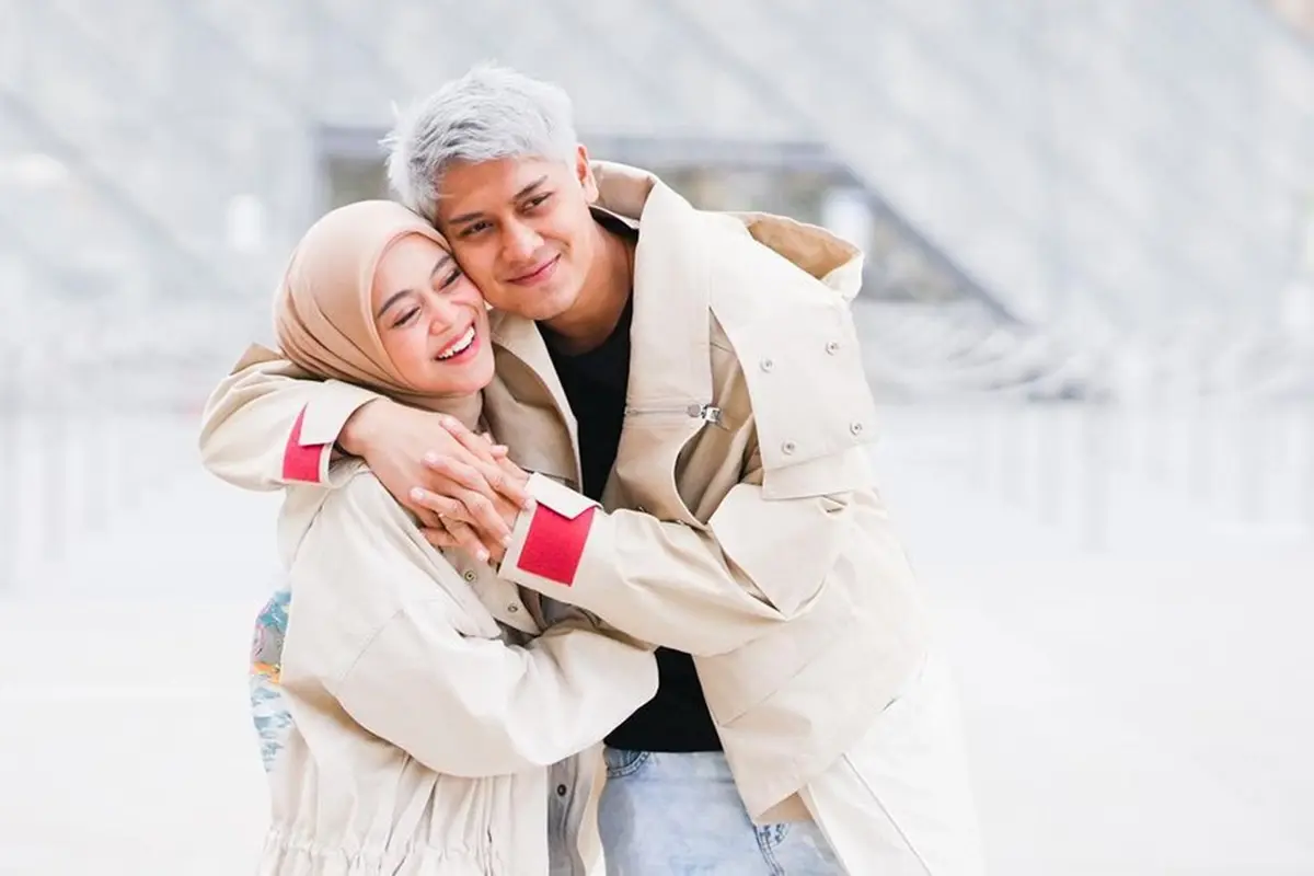 Rayakan Anniversary Pernikahan, Ini Potret Romantis Rizky Billar dan Lesty Kejora