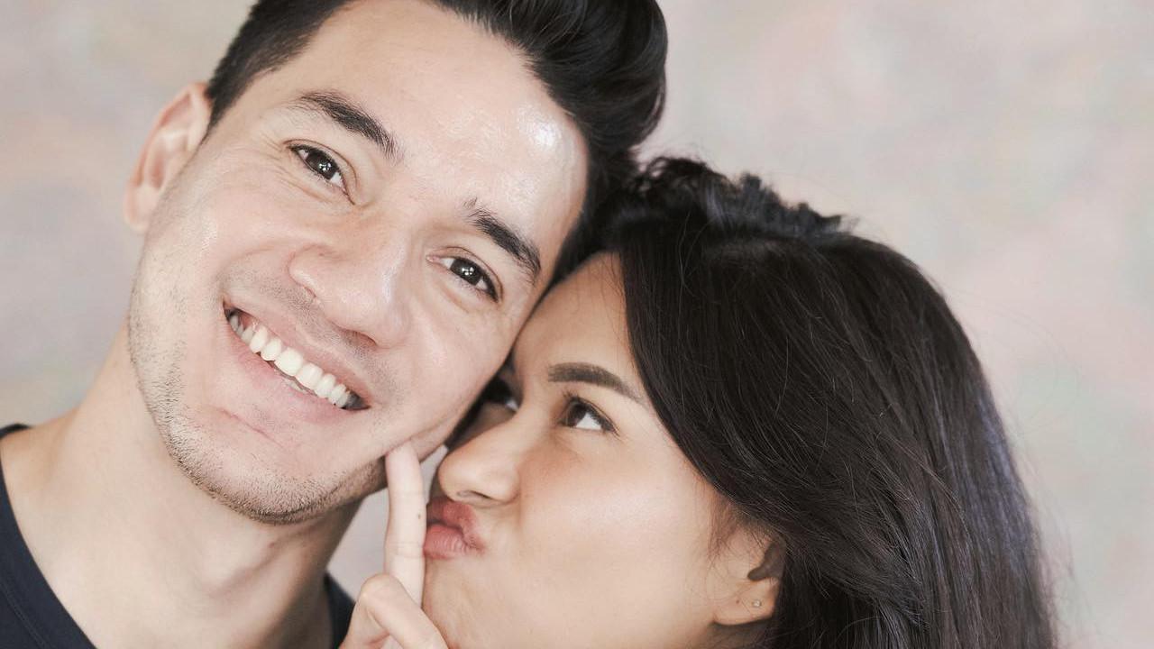 Dear Para Suami, Dengar Nih Pesan Andrew White Suami Nana Mirdad Agar Pernikahan Langgeng dan Adem Ayem