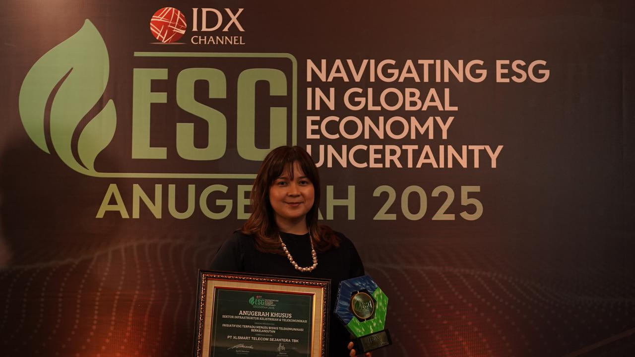 Kukuhkan Komitmen Digital dan ESG, XLSMART Raih 3 Penghargaan Bergengsi Sekaligus