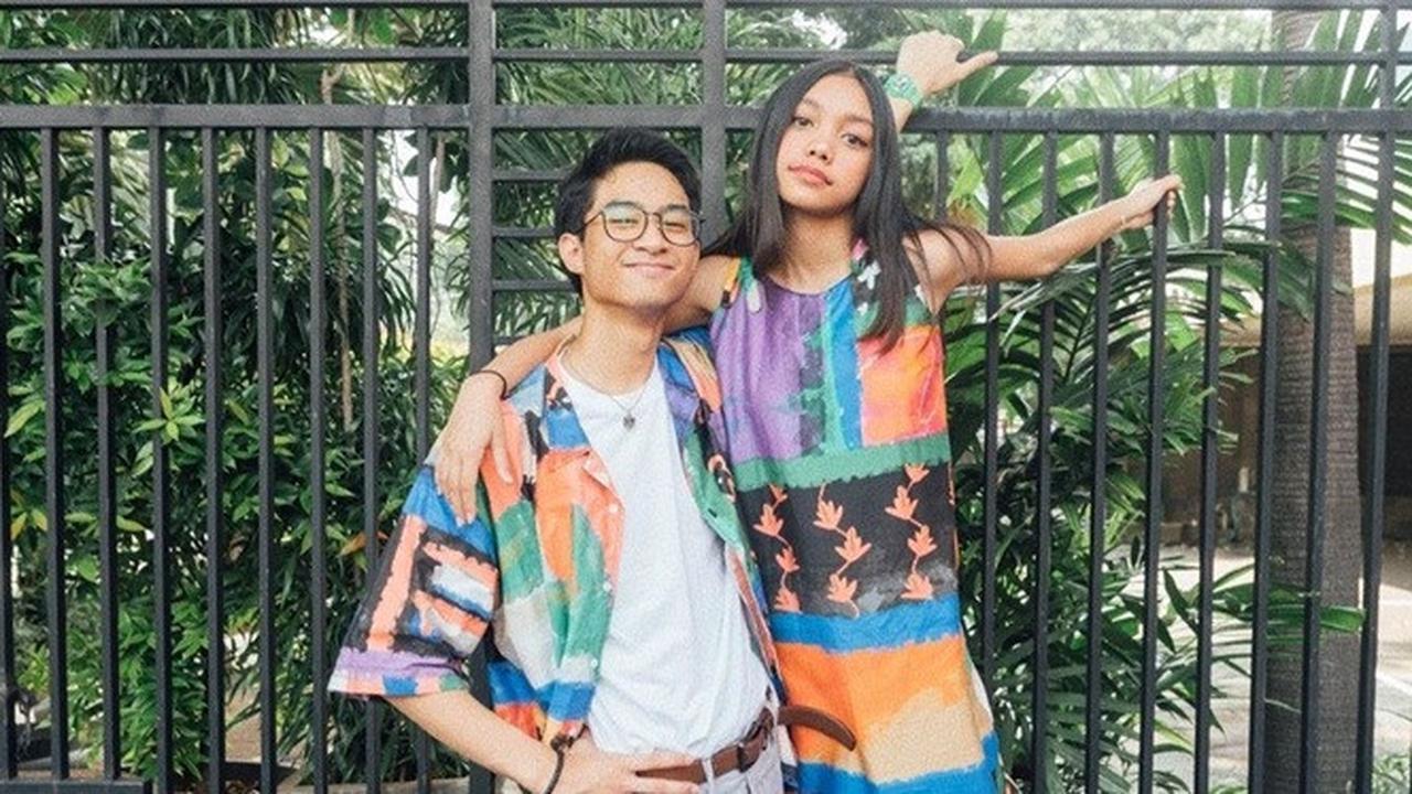 Jarang Tersorot, Ini 7 Potret Mesra Naura dan Devano Danendra