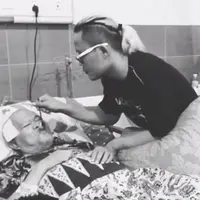 Kabar duka kembali datang dari dunia hiburan tanah air. Ayahanda dari Sule, Dodo Mulyadi telah meninggal dunia pada Rabu (11/10/2017), pukul 07.00 WIB di Bandung, Jawa Barat. (Instagram/ferdinan_sule)