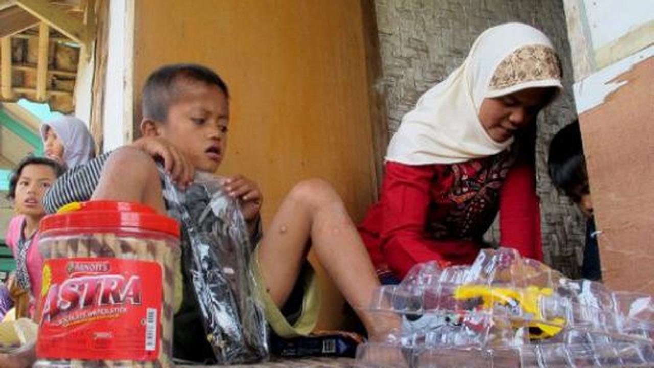Ilham bocah perokok, 2 pak sehari