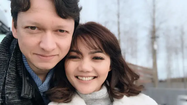 Perjalanan Cinta Rina Nose dan Josscy Aartsen, Dari Kenal Hingga Menikah