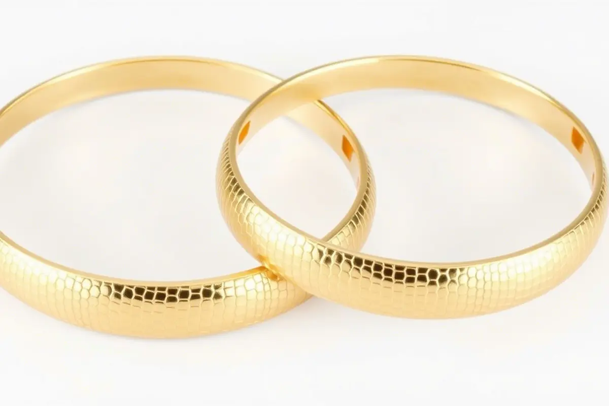 5 Desain Gelang Emas Minimalis, Padu Padan Ideal untuk Semua Outfit di 2025