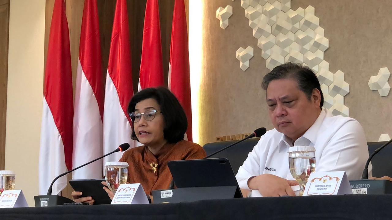 Menteri Keuangan (Menkeu) Sri Mulyani Indrawati dalam konferensi pers Devisa Hasil Ekspor (DHE), di kantor Kementerian Bidang Perekonomian, Jumat (28/7/2023). (Tira/Liputan6.com)