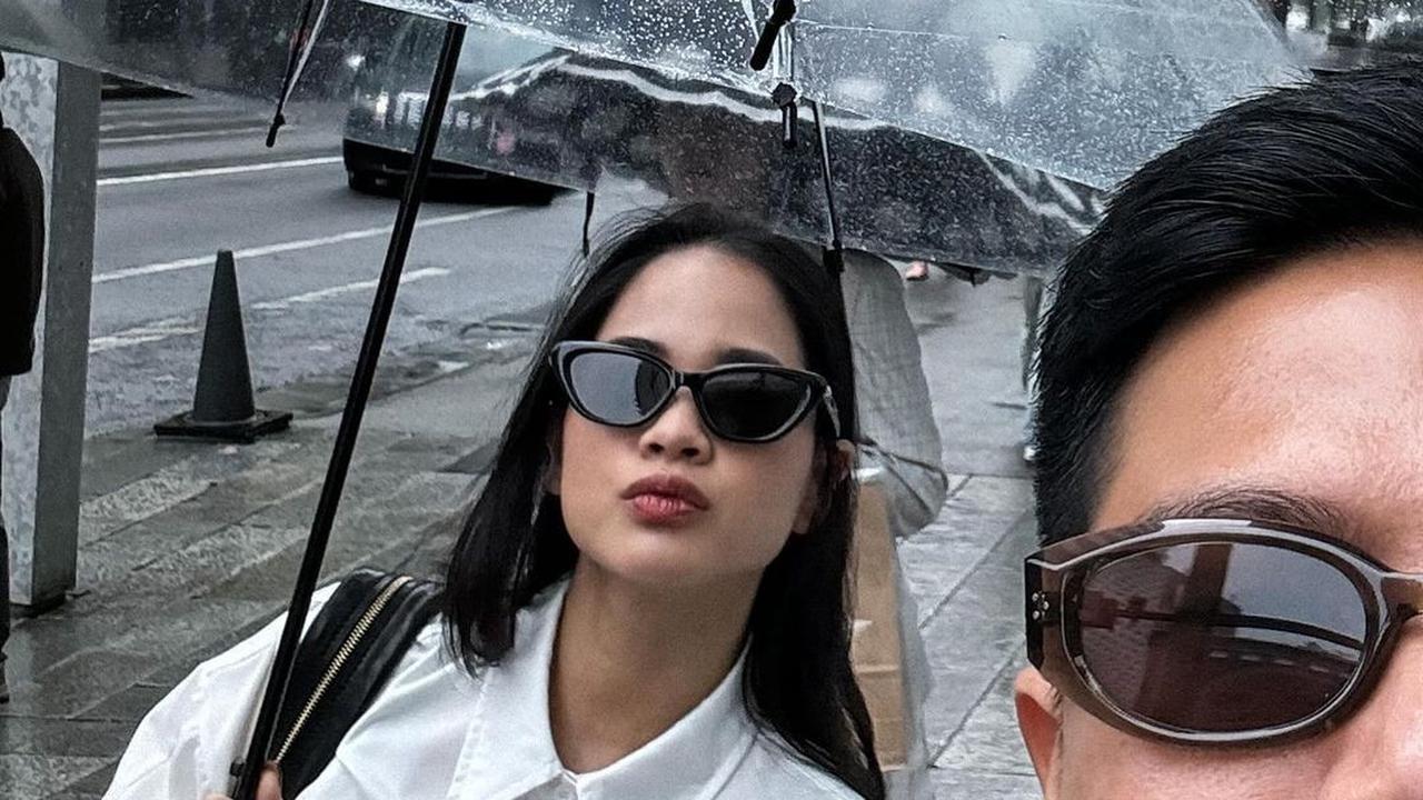 Pacarannya Tak Pernah Terekspos, Ini 7 Potret Dhabitannisa Istri Nino RAN - Kini Nikmati Bulan Madu