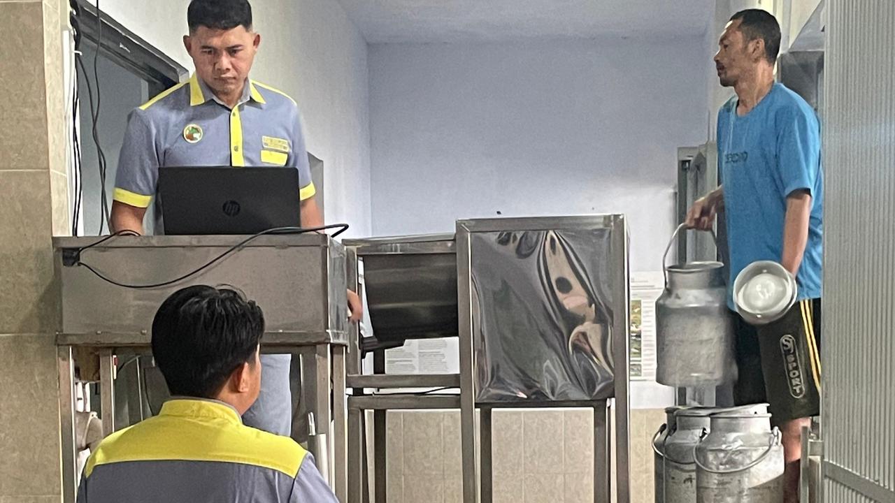 Perkuat Ekosistem Peternakan, Nestlé Indonesia Bangun Fasilitas Digital di 70 Pos Penampungan Susu
