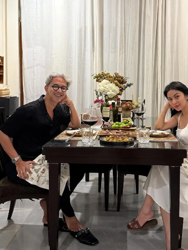 Pesona Cantik Ariel Tatum Tanpa Makeup dan Rambut Digerai Saat Memasak, Hadirkan Pesona Perempuan Idaman