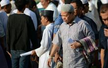 Jenguk Sutan di Rutan KPK, istri bawa cinta dan tahu pedas