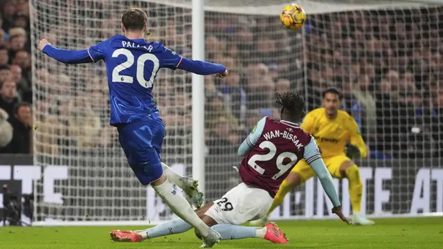 Foto: Cole Palmer Bawa Chelsea Gusur Manchester City di Tangga Klasemen Liga Inggris