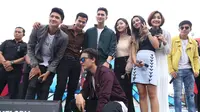 Ucapan terimakasih dan harapaon juga diberikan Bryan Domani dan kawan-kawan. "Terimakasih banyak sudah mendukung kami. Jangan lupa nonton, setiap hari di SCTV," tukas Bryan Domani. (Nurwahyunan/Bintang.com)