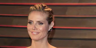 Heidi Klum yang memiliki tubuh seksi ini tidak pernah ragu untuk memamerkan keseksian tubuhnya di media sosial. (Bintang/EPA)