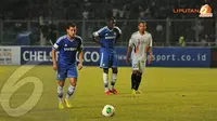 Hasilnya Eden Hazard membuat Chelsea unggul pada menit 21 lewat titik putih. Wasit memberikan penalti setelah Terry dilanggar oleh bek Indonesia All Star. (Liputan6.com/Helmi Fithriansyah)