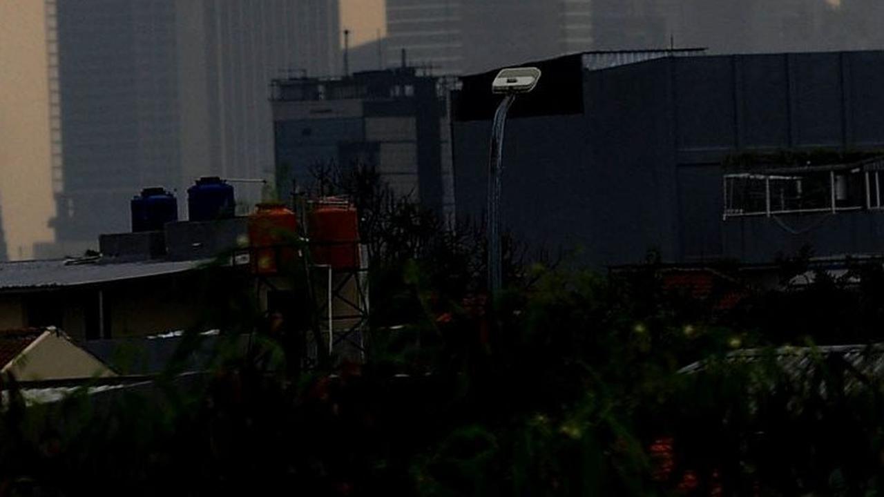 FOTO: Penampakan Awan Hitam Selimuti Langit Jakarta, Awal Februari 2024 Diprediksi Terjadi Hujan Ekstrem