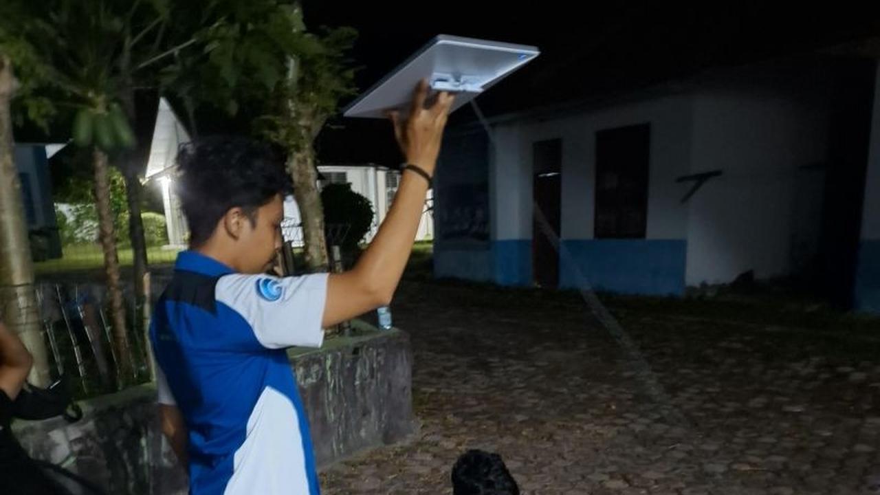 Relawan Abdya Peduli Salurkan Bantuan dan Akses Internet Tim Kesehatan Gayo Lues Pasca Banjir