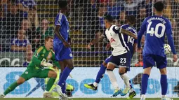 Tottenham Hotspur gagal mengamankan keunggulannya atas Leicester, meski sempat unggul terlebih dulu melalui gol Pedro Porro menit ke-29. (Darren Staples / AFP)