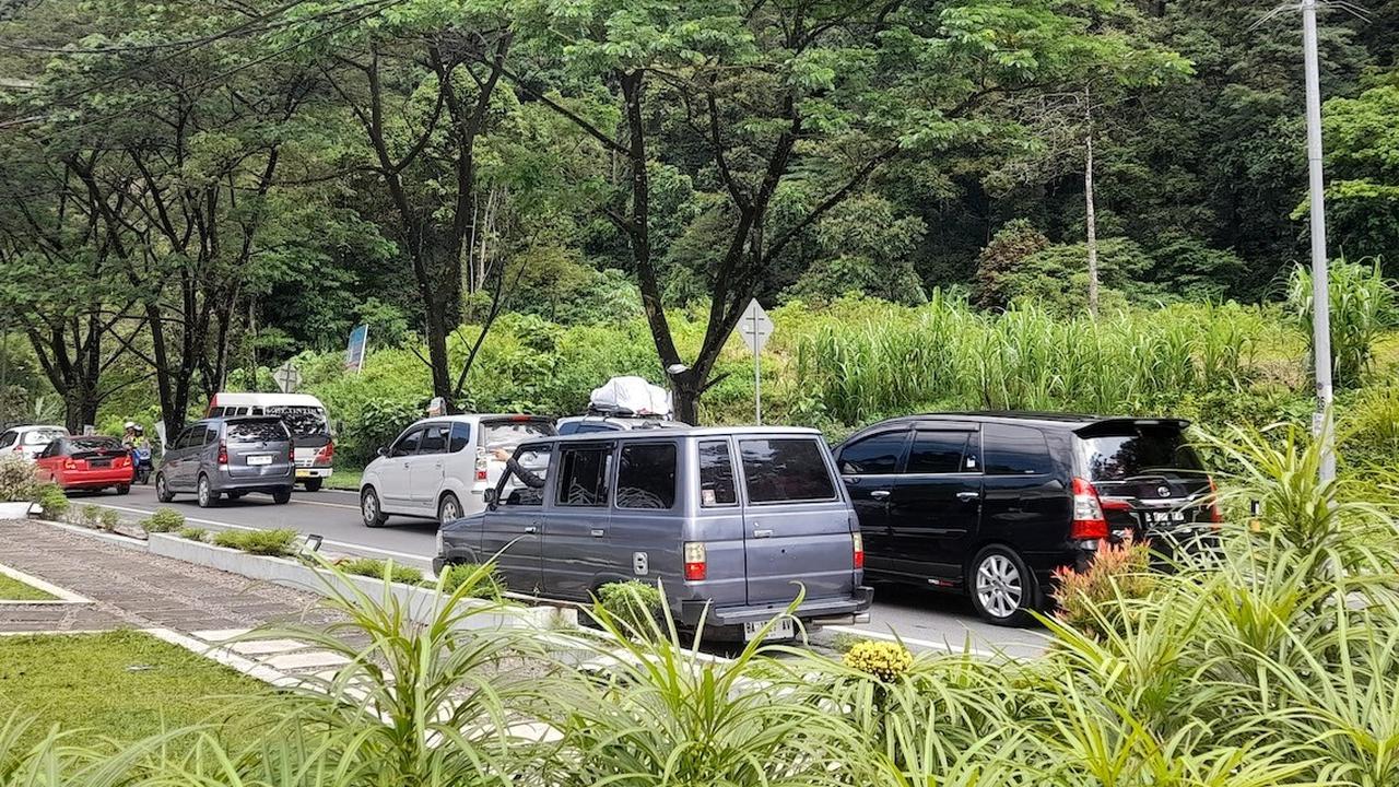 H+5 Lebaran 2025: Jalur Padang-Bukittinggi Ramai Lancar, One Way Diberlakukan Siang Ini