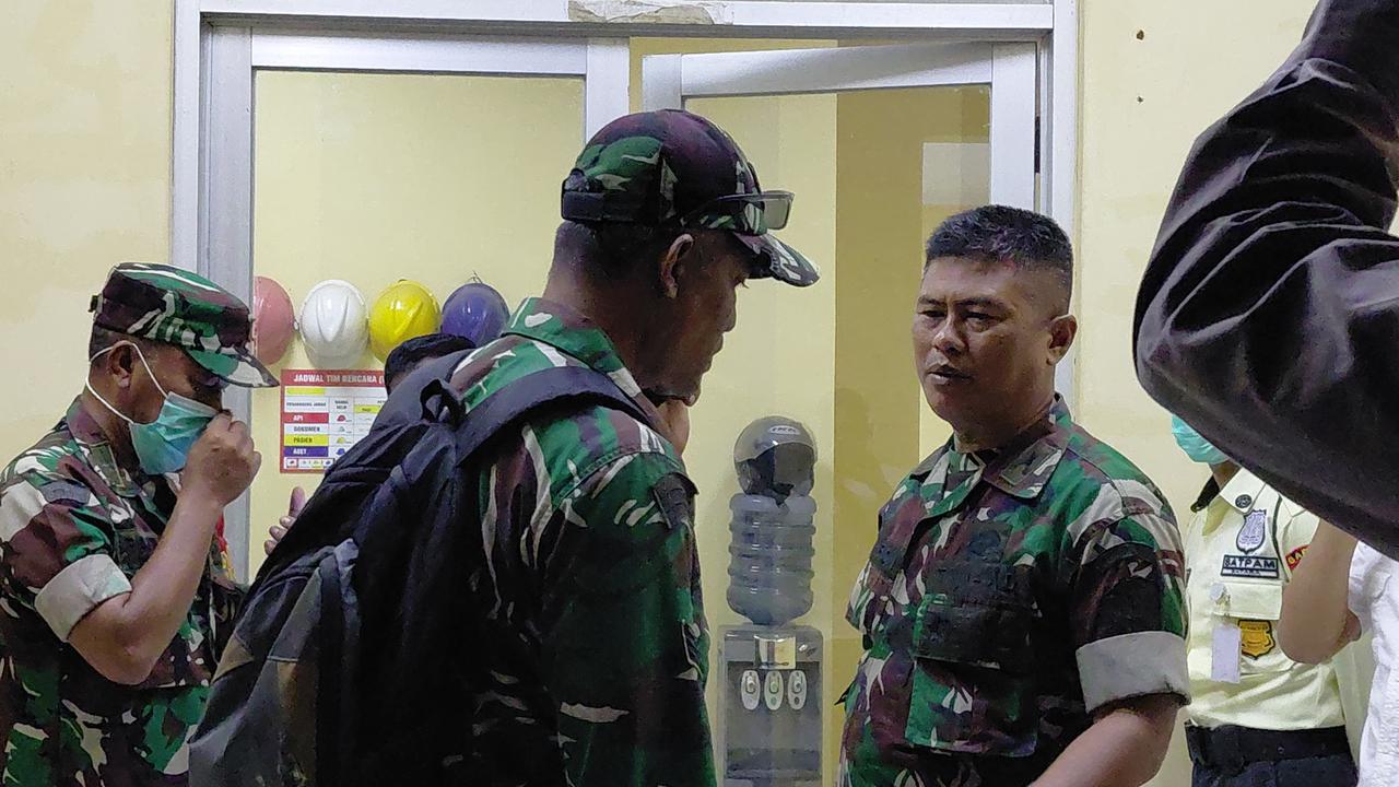 Suasana RSUD Pameungpeuk, Keluarga Tunggu Hasil Identifikasi Korban Ledakan Pemusnahan Amunisi TNI