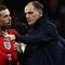 Pelatih Timnas Inggris asal Jerman, Thomas Tuchel (kanan), berbicara dengan gelandang Timnas Inggris, Jordan Henderson (kiri), saat jeda pertandingan persahabatan internasional antara Inggris dan Uruguay di Stadion Wembley, London barat, pada 27 Maret 2026. (Henry NICHOLLS/AFP)