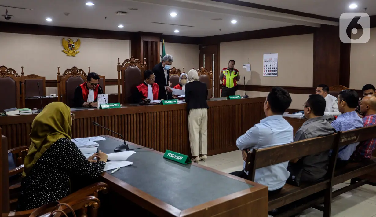 Penggugat dibagi menjadi tiga kelompok. Kelompok I merupakan keluarga dari pasien yang meninggal setelah mengonsumsi obat dari PT Afi Farma Pharmaceutical Industry. (Liputan6.com/Johan Tallo)