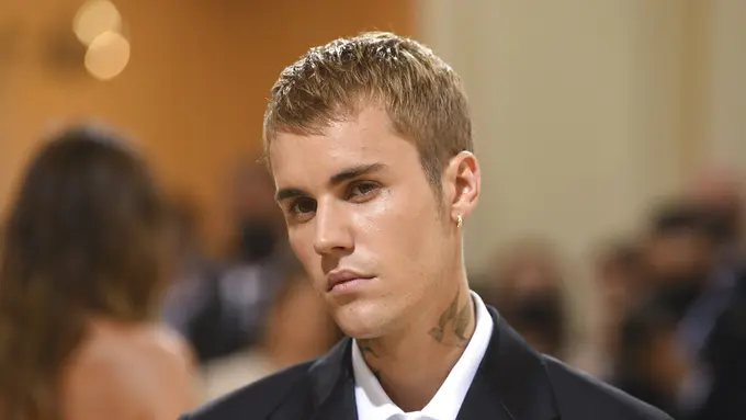 Justin Bieber di Met Gala 2021. (Evan Agostini/Invision/AP)