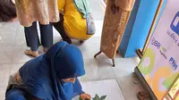 Pemberdaayaan Pengrajin Batik Ecoprint di Kampung Madani