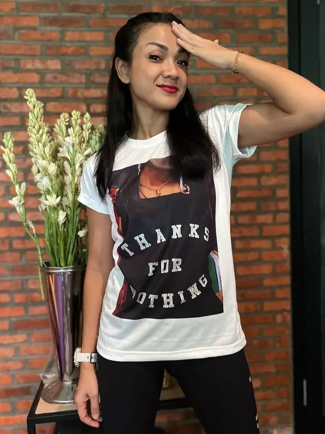 Nirina Zubir pamer body goals, terlihat awet muda