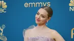 Amanda Seyfried dalam Emmy Awards 2022. (Foto: AP Photo/Jae C. Hong)