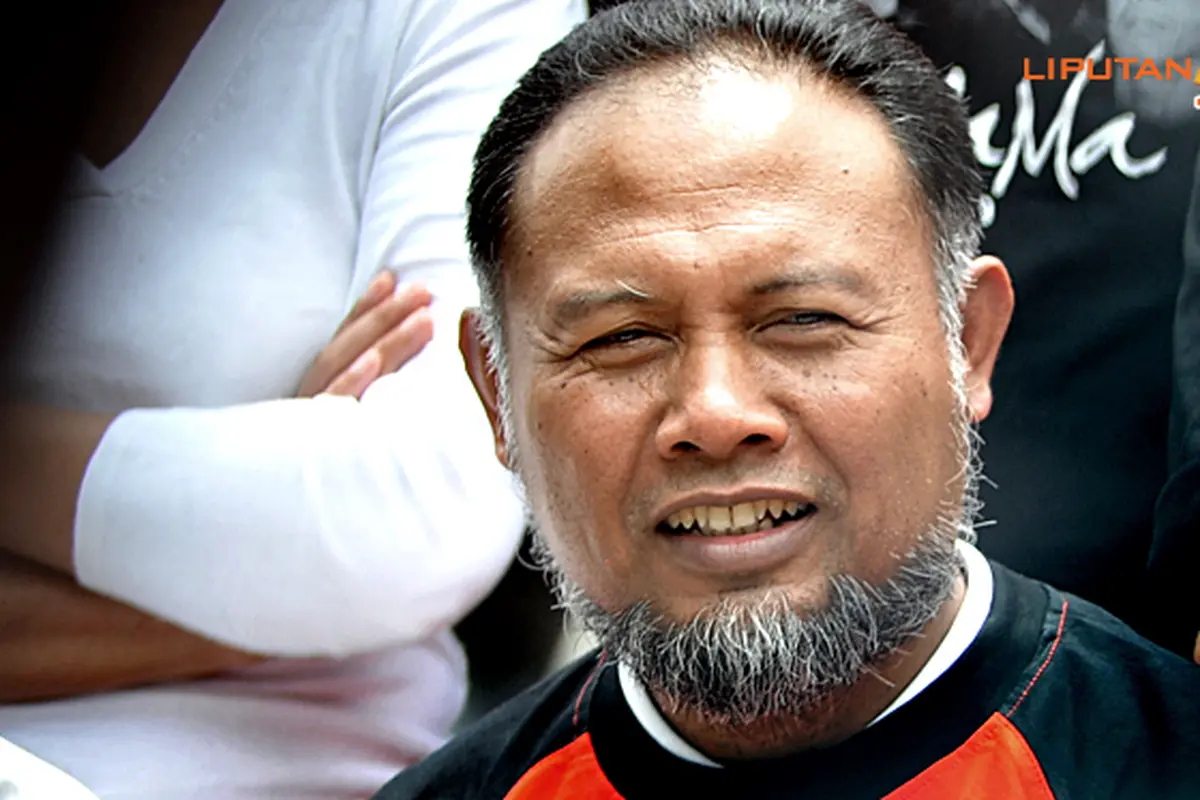 bambang-widjojanto-century130605b.jpg