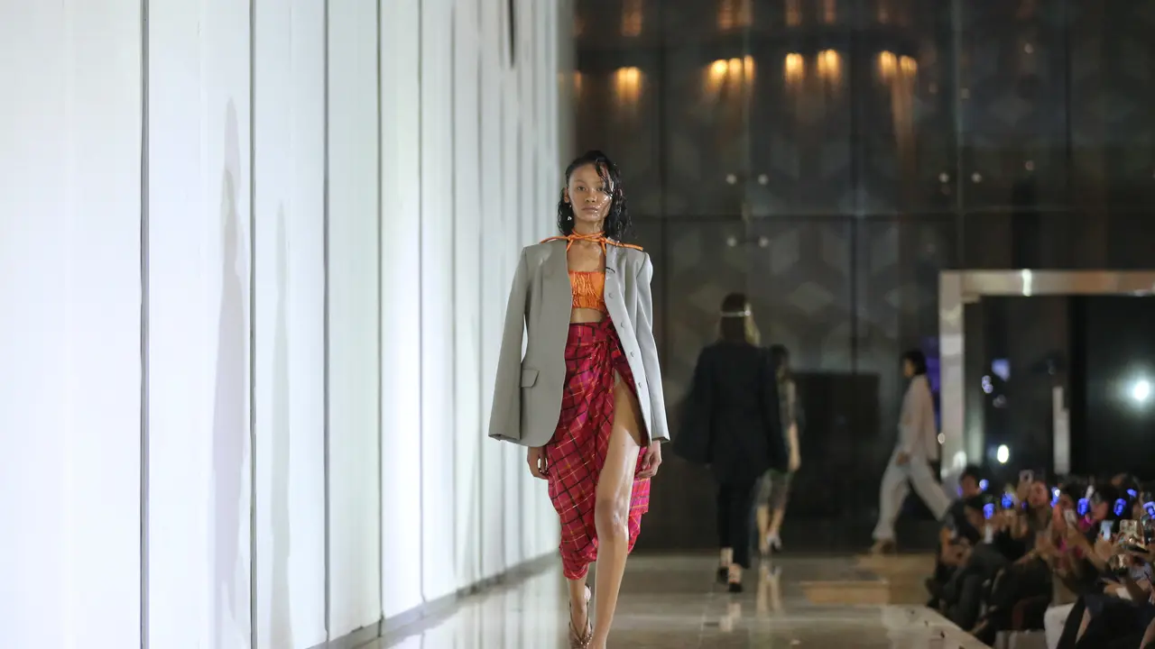 [Fimela] Headway by Tangan JFW 2020