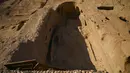 Kondisi situs patung Buddha raksasa yang dihancurkan oleh Taliban pada 2001di Provinsi Bamiyan, Afghanistan, 9 Januari 2021. Buddha Bamiyan sebelumnya adalah patung pahatan Buddha terbesar di dunia. (WAKIL KOHSAR/AFP)