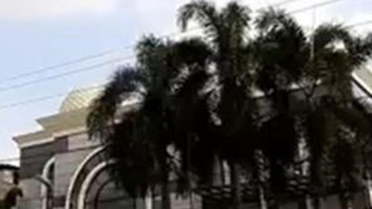 Fakta Unik Masjid Fatimah di Kota Solo, Dikenal Sebagai Masjid Pengantin hingga Punya Al-Qur'an Raksasa