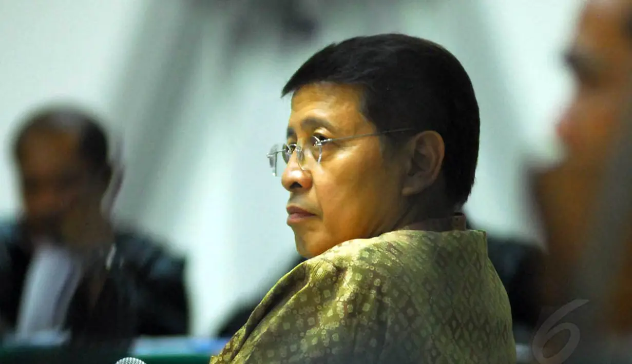 Pada kesempatan sama di Pengadilan Tipikor, Hassan Wirajuda juga membantah menerima uang lelah sebesar Rp 440 juta dari kegiatan internasional di Kemenlu tahun 2004-2005, seperti dalam dakwaan Sudjanan, Rabu (28/5/14). (Liputan6.com/Miftahul Hayat)