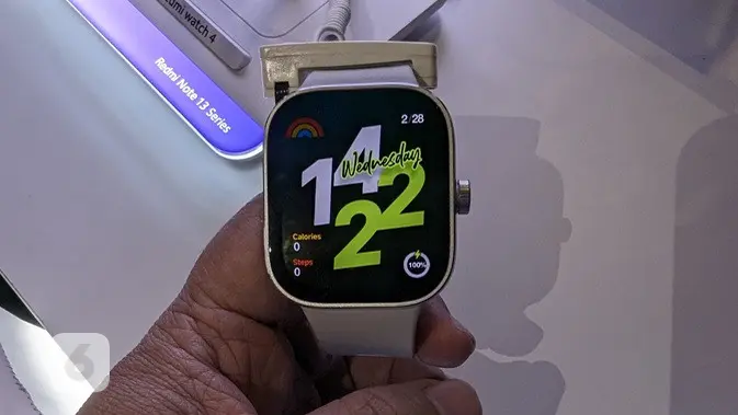 <p>Redmi Watch 4 yang baru saja resmi dirilis untuk pasar Indonesia. (Liputan6.com/Agustinus M. Damar)</p>
