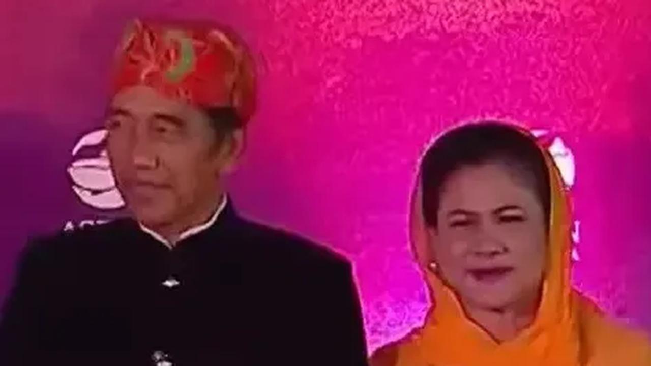 Momen Ibu Negara Iriana Hampir Kejedot Kaca, Bikin Ajudan Ketar Ketir