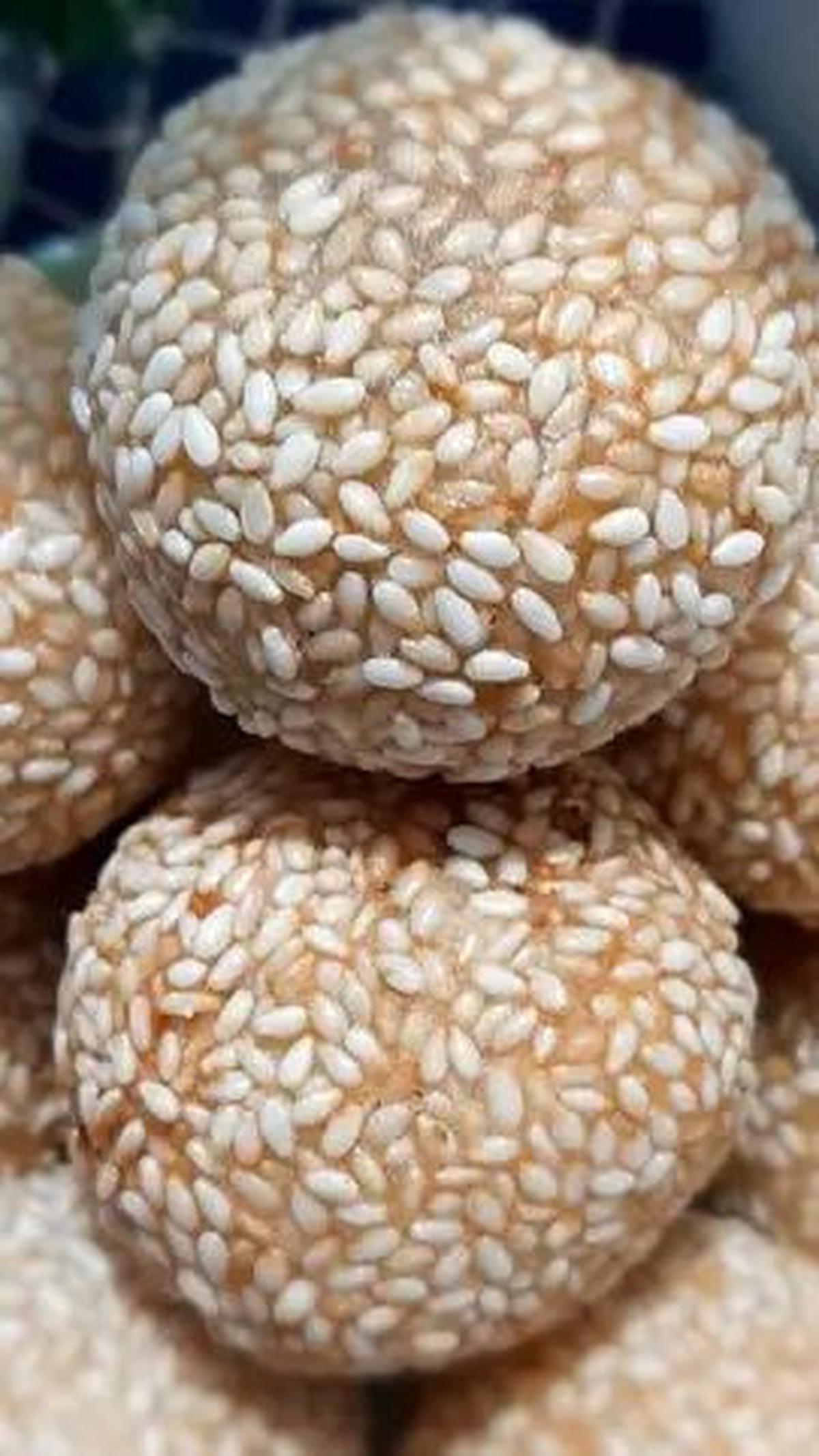 6. Onde-Onde Kacang Hijau
