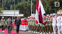 Menteri Pertahanan Prabowo Subianto menerima kunjungan kehormatan dari Wakil Perdana Menteri dan Menteri Negara Urusan Pertahanan Qatar Khalid bin Muhammad Al-Attiyah untuk memperkuat kerjasama pertahanan antara kedua negara. (Liputan6.com/Angga Yuniar)