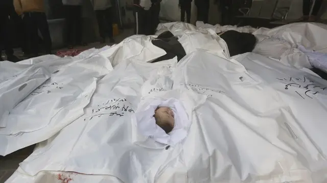 Jasad Al-Amira Aisha, bayi usia 17 hari yang tewas akibat serangan udara Israel pada Selasa (19/12/2023).