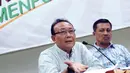 Mantan Deputi Pencegahan KPK, Eko Tjiptadi (kiri) saat jumpa pers berakhirnya masa tugas tim sembilan Kemenpora di Jakarta, Rabu (6/5/2015). Tugas tim sembilan berakhir pada 30 April lalu. (Liputan6.com/Helmi Fithriansyah)