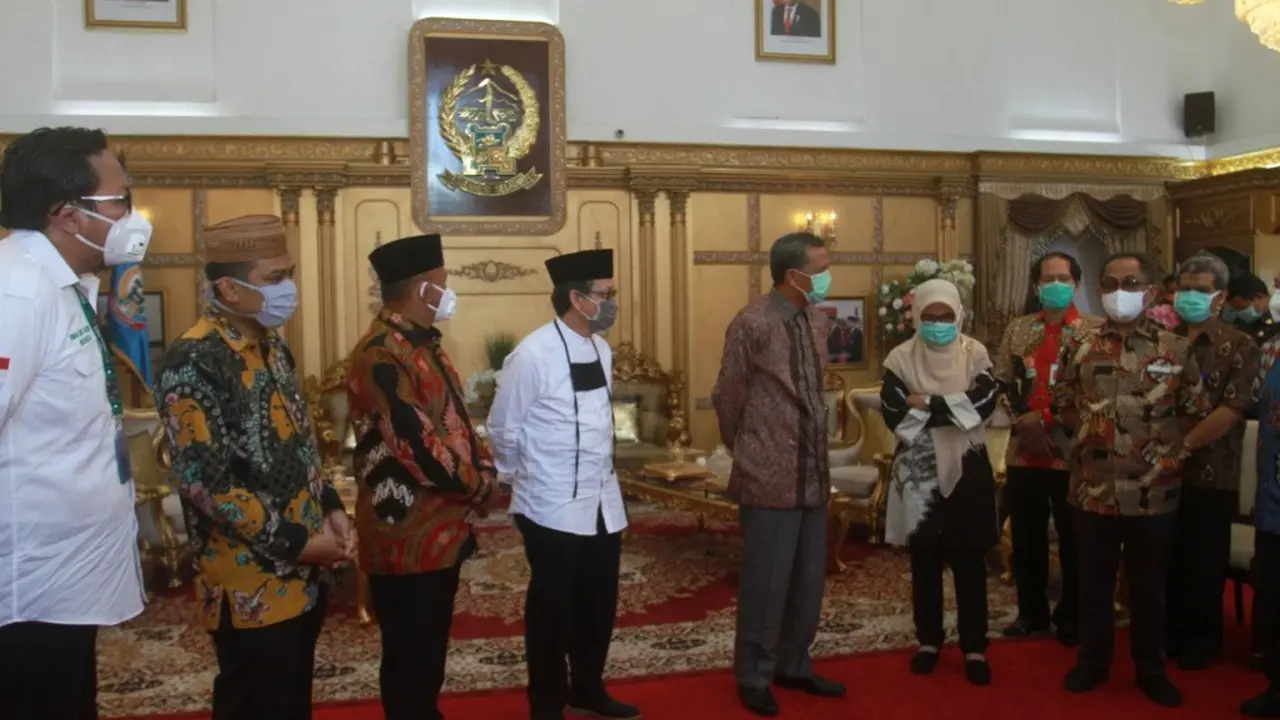 Bantu Tangani Covid-19, BPKH Sumbang Alat Kesehatan dan APD