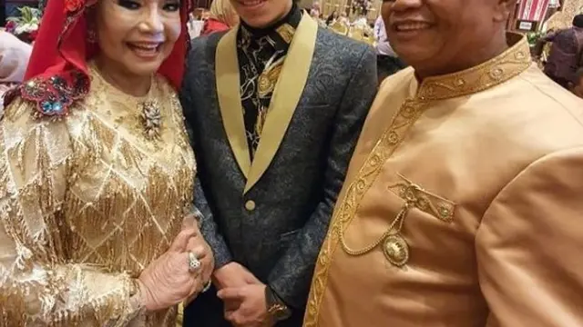 7 Potret Kebersamaan Elly Kasim dengan Rekan Artis, Penuh Kenangan