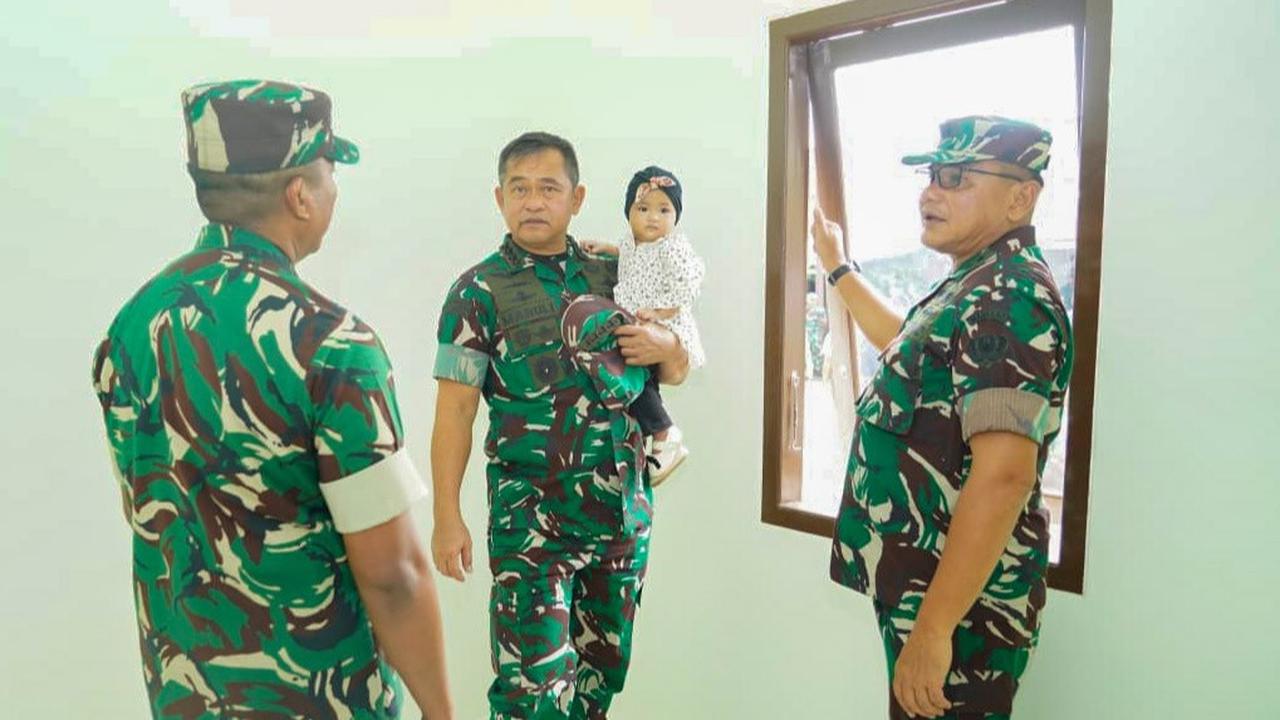 FOTO: Momen Penuh Keakraban Kasad Jenderal Maruli Bersama Anak-Anak Prajurit TNI AD