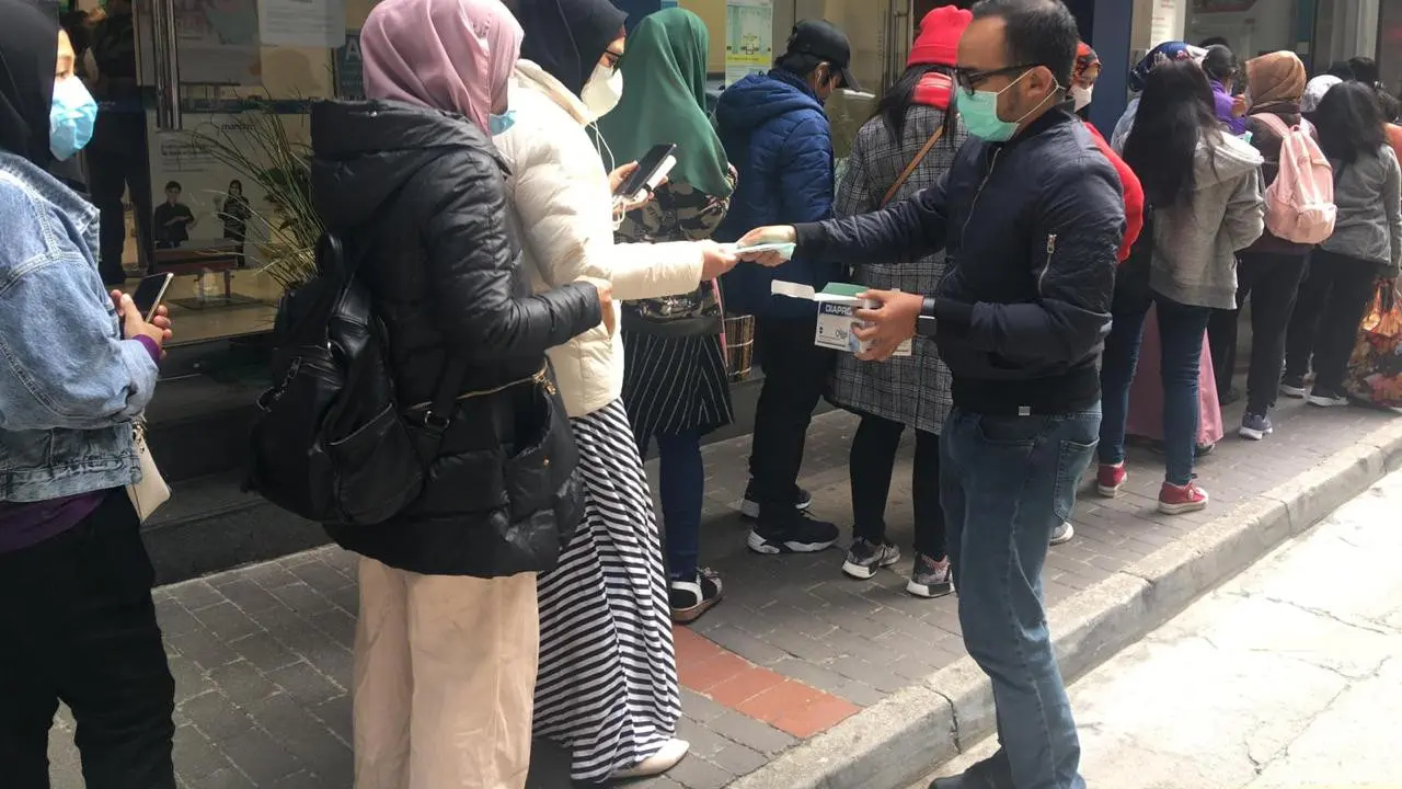 Pemerintah melalui BUMN terkait membantu masyarakat Indonesia di Hongkong