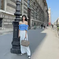 Snekaers bisa menyempurnakan gaya fashion kasual yang menjanjikan. OOTD Anya Geraldine terlihat begitu stylish dengan Nike air Jordan yang ikonis. [Foto: Instagram/ Anya Geraldine]