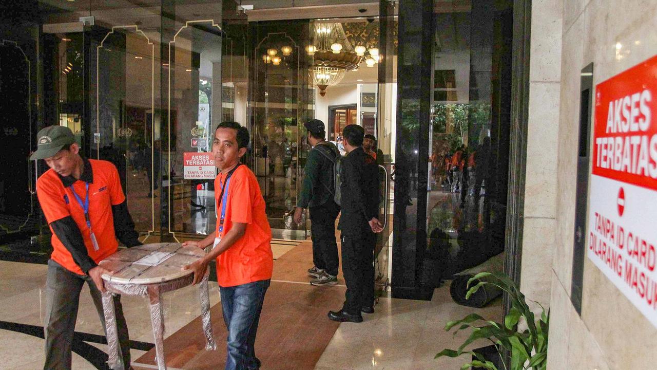 FOTO: Kemensetneg Relokasi Aset Eks Hotel Sultan ke Gudang di Cikarang