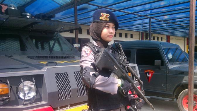 Sniper Cantik Brimob Yogya Ini Ternyata Model dan Masih ...