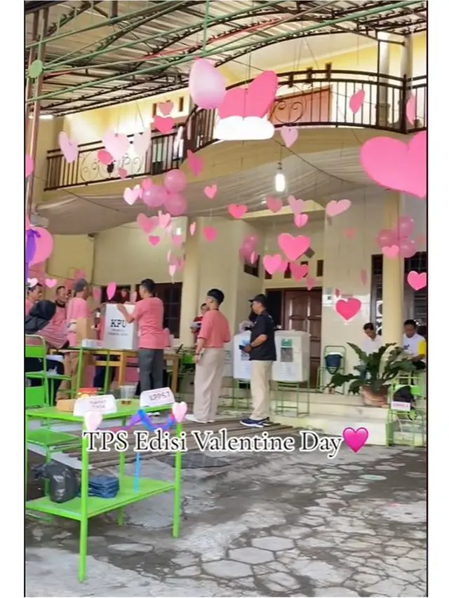 6 Potret TPS Bertema Valentine di Pemilu 2024, Penuh Warna Pink dan Hiasan Hati
