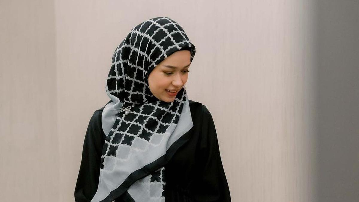 Top 3 Islami: Tips Pilih Batik Motif Kotak-Kotak yang Bakal Mencuri Perhatian di 2025, 7 Style Tunik yang Bikin Kece